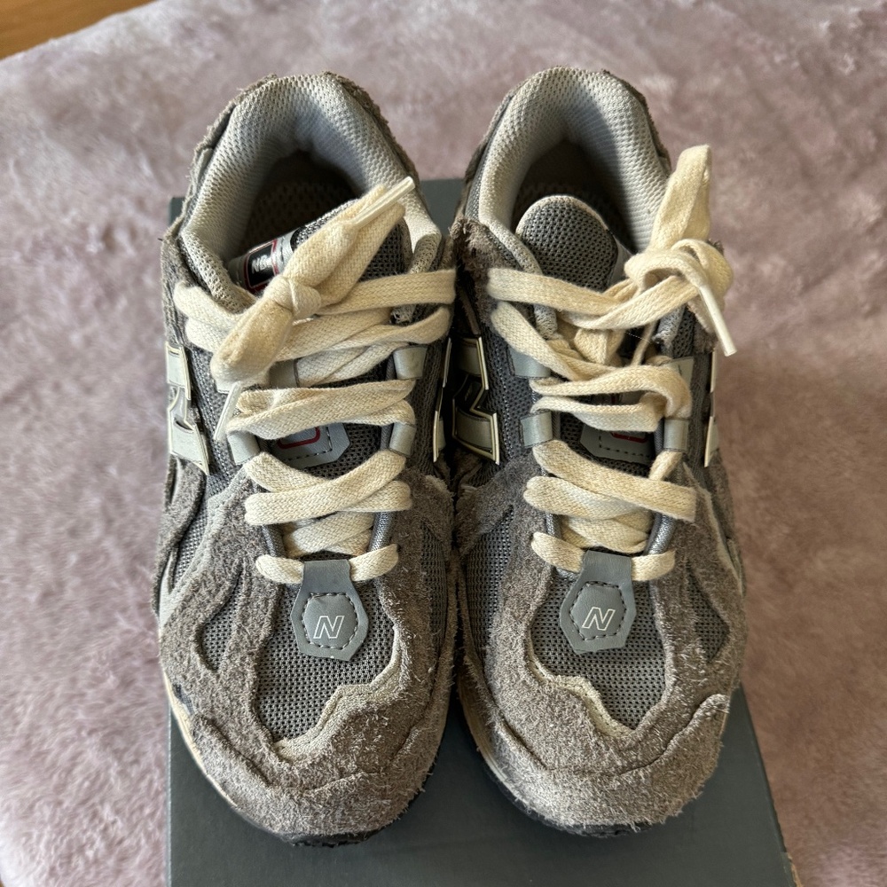 New Balance 1906R